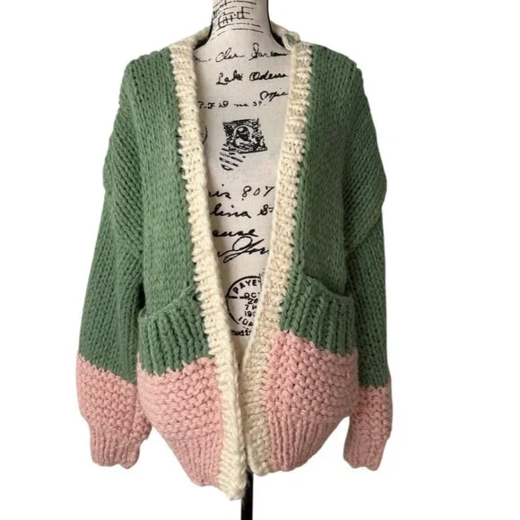 Saachi Anthropologie Bella Cardigan Chunky Sweater Green Pink Pockets One-Size - Picture 2 of 8